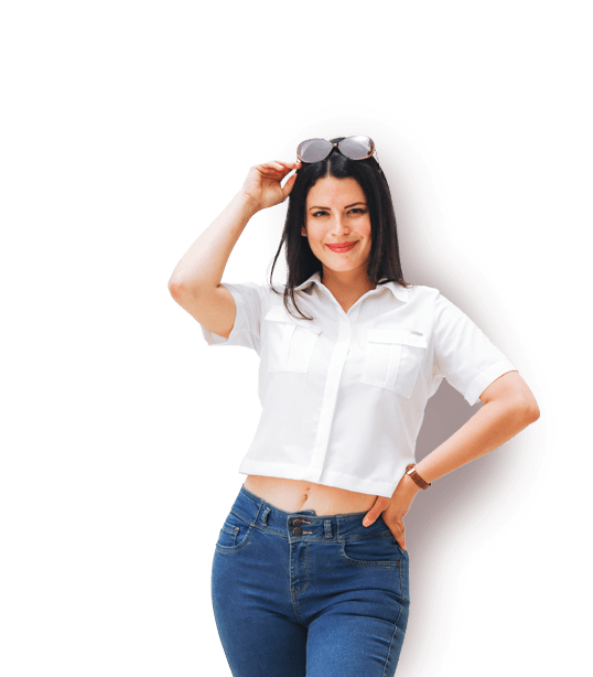 Fata bucuroasa pentru ca si-a luat tablouri noi